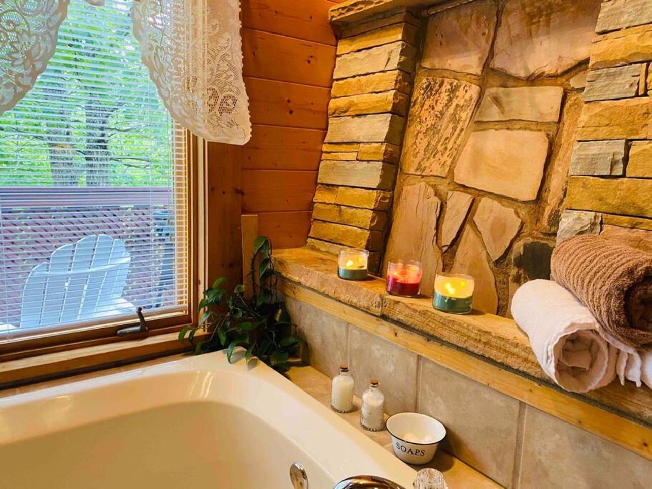 Romantic, Honeymoon Cabin In The Smokies! Gatlinburg Extérieur photo