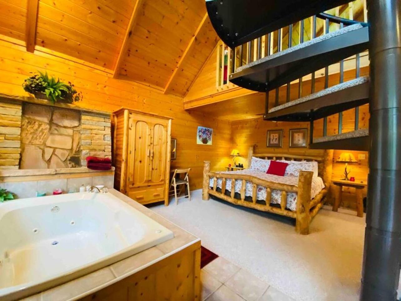 Romantic, Honeymoon Cabin In The Smokies! Gatlinburg Extérieur photo