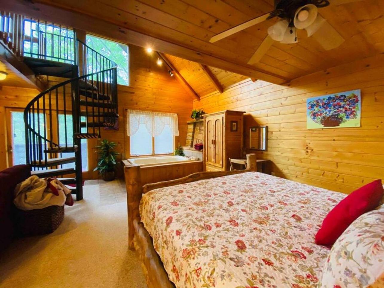 Romantic, Honeymoon Cabin In The Smokies! Gatlinburg Extérieur photo